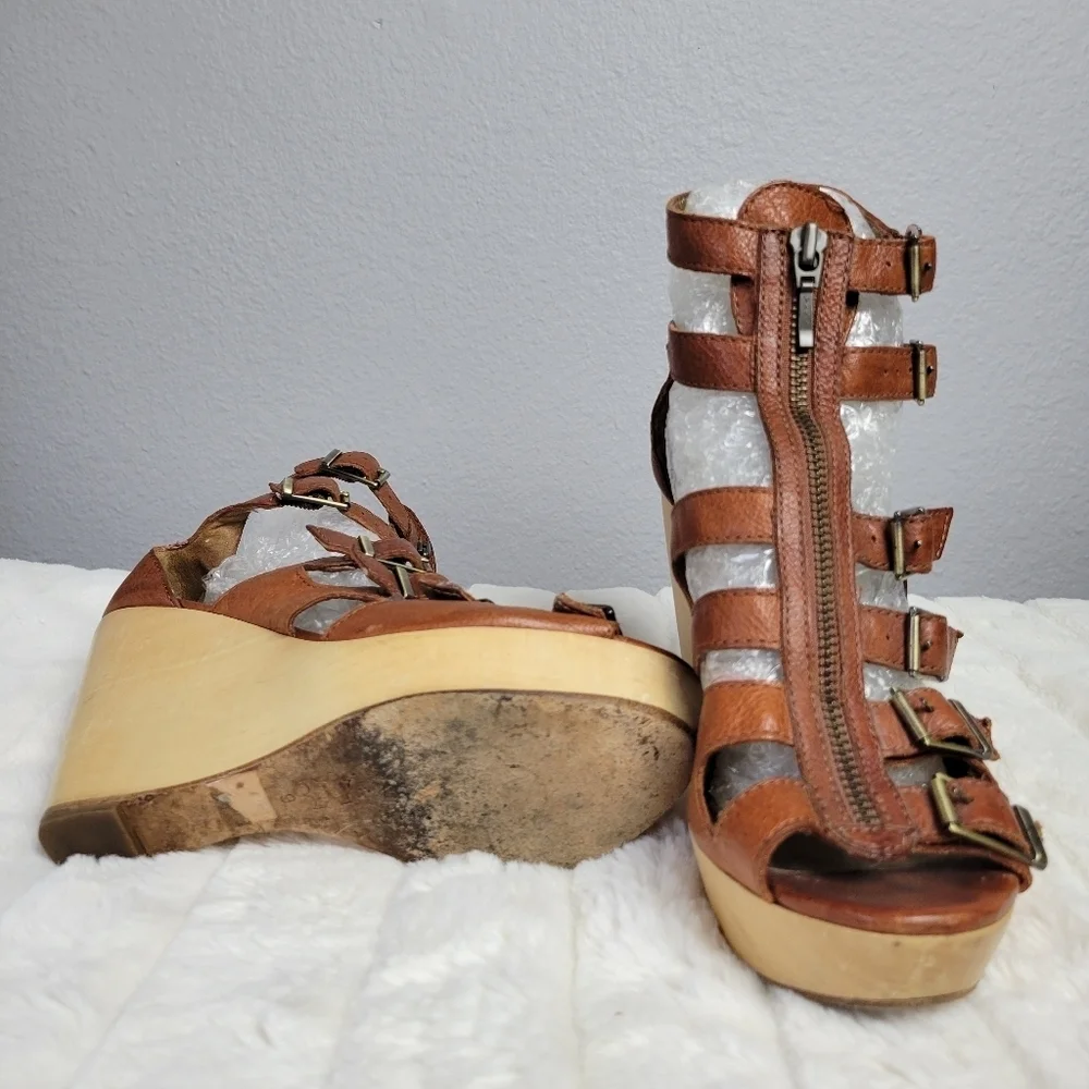 CYNTHIA VINCENT // jagger wooden platform leather gladiator wedge heels